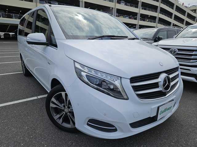 メルセデス・ベンツ Ｖ２２０ d アバンギャルド ロング 群馬県 2016(平28)年 6.3万km パール 〇レーダーセーフティパッケージ/〇COMANDシステム/・HDDナビ/・8.4インチディスプレイ/・フルセグTV/CD/DVD/〇Burmesterサラウンドサウンドシステム/〇フリップダウンモニター/〇両側パワースライドドア/〇パワーバックドア/〇ＬＥＤヘッドランプ/〇純正18インチAW/〇左右独立温度調整オートエアコン/〇レザーシート/〇シートヒーター（前席）/〇メモリー機能付パワーシート（前席）/〇禁煙車