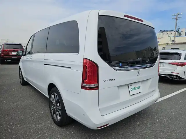 メルセデス・ベンツ Ｖ２２０ d アバンギャルド ロング 群馬県 2016(平28)年 6.3万km パール 〇レーダーセーフティパッケージ/〇COMANDシステム/・HDDナビ/・8.4インチディスプレイ/・フルセグTV/CD/DVD/〇Burmesterサラウンドサウンドシステム/〇フリップダウンモニター/〇両側パワースライドドア/〇パワーバックドア/〇ＬＥＤヘッドランプ/〇純正18インチAW/〇左右独立温度調整オートエアコン/〇レザーシート/〇シートヒーター（前席）/〇メモリー機能付パワーシート（前席）/〇禁煙車