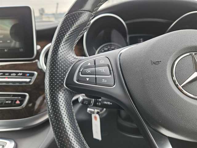 メルセデス・ベンツ Ｖ２２０ d アバンギャルド ロング 群馬県 2016(平28)年 6.3万km パール 〇レーダーセーフティパッケージ/〇COMANDシステム/・HDDナビ/・8.4インチディスプレイ/・フルセグTV/CD/DVD/〇Burmesterサラウンドサウンドシステム/〇フリップダウンモニター/〇両側パワースライドドア/〇パワーバックドア/〇ＬＥＤヘッドランプ/〇純正18インチAW/〇左右独立温度調整オートエアコン/〇レザーシート/〇シートヒーター（前席）/〇メモリー機能付パワーシート（前席）/〇禁煙車