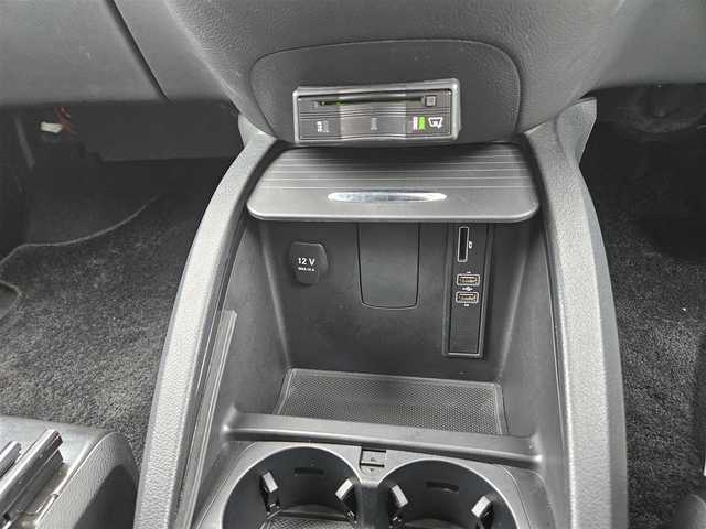 メルセデス・ベンツ Ｖ２２０ d アバンギャルド ロング 群馬県 2016(平28)年 6.3万km パール 〇レーダーセーフティパッケージ/〇COMANDシステム/・HDDナビ/・8.4インチディスプレイ/・フルセグTV/CD/DVD/〇Burmesterサラウンドサウンドシステム/〇フリップダウンモニター/〇両側パワースライドドア/〇パワーバックドア/〇ＬＥＤヘッドランプ/〇純正18インチAW/〇左右独立温度調整オートエアコン/〇レザーシート/〇シートヒーター（前席）/〇メモリー機能付パワーシート（前席）/〇禁煙車