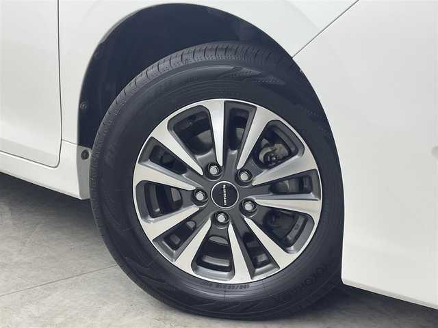 トヨタ エスクァイア Gi プレミアムパッケージ ブラックテーラード 群馬県 2019(令1)年 6.8万km ホワイトパールクリスタルシャイン １０インチナビ　１１．６インチフリップダウンモニター　クルーズコントロール　両側パワースライドドア　バックカメラ　シートヒーター　衝突軽減　ドラレコ　スマートキー　プッシュスタート　禁煙車