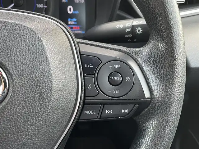 トヨタ カローラ スポーツ ハイブリッドG X 埼玉県 2018(平30)年 14万km ホワイトパールクリスタルシャイン (株)IDOMが運営する【じしゃロン川越店】の自社ローン専用車両になります。/こちらは現金またはオートローンご利用時の価格です。/自社ローンご希望の方は別途その旨お申付け下さい/純正ＳＤナビ/（AM/FM/CD/DVD/BT)/トヨタセーフティセンス　/車線逸脱防止装置　/前方アラート　/バックカメラ　/ＥＴＣ　/ＬＥＤヘッドライト　/オートハイビーム　/クルーズコントロール　/スマートキー　/プッシュスタート　/フルセグＴＶ