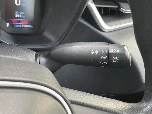 トヨタ カローラ スポーツ ハイブリッドG X 埼玉県 2018(平30)年 14万km ホワイトパールクリスタルシャイン (株)IDOMが運営する【じしゃロン川越店】の自社ローン専用車両になります。/こちらは現金またはオートローンご利用時の価格です。/自社ローンご希望の方は別途その旨お申付け下さい/純正ＳＤナビ/（AM/FM/CD/DVD/BT)/トヨタセーフティセンス　/車線逸脱防止装置　/前方アラート　/バックカメラ　/ＥＴＣ　/ＬＥＤヘッドライト　/オートハイビーム　/クルーズコントロール　/スマートキー　/プッシュスタート　/フルセグＴＶ