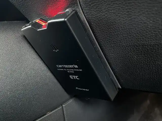 トヨタ カローラ スポーツ ハイブリッドG X 埼玉県 2018(平30)年 14万km ホワイトパールクリスタルシャイン (株)IDOMが運営する【じしゃロン川越店】の自社ローン専用車両になります。/こちらは現金またはオートローンご利用時の価格です。/自社ローンご希望の方は別途その旨お申付け下さい/純正ＳＤナビ/（AM/FM/CD/DVD/BT)/トヨタセーフティセンス　/車線逸脱防止装置　/前方アラート　/バックカメラ　/ＥＴＣ　/ＬＥＤヘッドライト　/オートハイビーム　/クルーズコントロール　/スマートキー　/プッシュスタート　/フルセグＴＶ