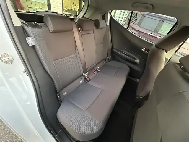 トヨタ アクア G 愛媛県 2022(令4)年 2.9万km プラチナホワイトパールマイカ 純正10.5インチメモリナビ/Bluetooth接続/ETC/アラウンドビューモニター/自動駐車システム/レーダークルーズコントロール/前後コーナーセンサー/LEDヘッドライト/USB入力端子/100V充電可能/ABS/横滑り防止装置/レーンキープアシスト/盗難防止装置/オートマチックハイビーム/Wサイドエアバッグ/衝突被害軽減システム/カーテンエアバッグ