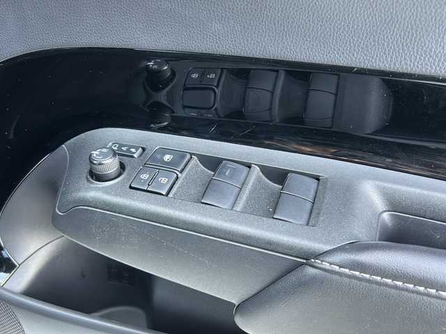 トヨタ アクア G 岐阜県 2022(令4)年 2.9万km プラチナホワイトパールマイカ 登録時走行距離28262km/純正10.5インチ純正ナビ/Bluetooth接続/ETC/アラウンドビューモニター/自動駐車システム/レーダークルーズコントロール/前後コーナーセンサー/LEDヘッドライト/USB入力端子/100V充電可能/ABS/横滑り防止装置/レーンキープアシスト/盗難防止装置/オートマチックハイビーム/Wサイドエアバッグ/衝突被害軽減システム