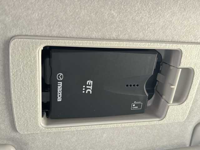 マツダ マツダ２ 15S スマートエディション 静岡県 2022(令4)年 0.7万km ソウルレッドクリスタルM 純正SDナビ/・CD/・DVD/。USB/・Bluetooth/・フルセグTV/・AM/・FM/主要装備/・アラウンドビューモニター/・衝突軽減/・BSM/・レーンキープ/・ETC/・ドラレコ前後/・MTモード付/・純正フロアマット/。オートライト/・オートハイビーム