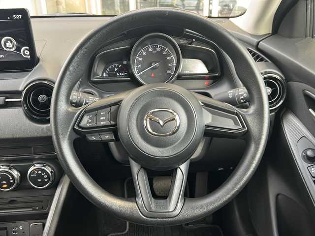マツダ マツダ２ 15S スマートエディション 静岡県 2022(令4)年 0.7万km ソウルレッドクリスタルM 純正SDナビ/・CD/・DVD/。USB/・Bluetooth/・フルセグTV/・AM/・FM/主要装備/・アラウンドビューモニター/・衝突軽減/・BSM/・レーンキープ/・ETC/・ドラレコ前後/・MTモード付/・純正フロアマット/。オートライト/・オートハイビーム