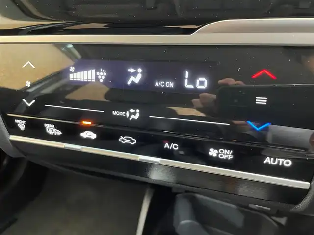 ホンダ フィット ハイブリット L ホンダセンシング 岩手県 2018(平30)年 2.2万km プラチナホワイトパール ワンオーナー/ホンダセンシング/アダプティブクルーズコントロール/レーンアシスト/衝突軽減システム/標識認識機能/横滑り防止装置/アイドリングストップ/ギャザズナビ/フルセグTV/チップアップリヤシート/熱線入りフロントウインドウ/ヒーテッドドアミラー/オートライト/LEDヘッドライト/バックカメラ/ETC/純正15インチアルミホイール