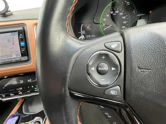 ホンダ ヴェゼル ハイブリッド Z ホンダセンシング 千葉県 2016(平28)年 4.8万km モルフォブルーP ホンダセンシング/・衝突軽減ブレーキ/レーンキープアシスト/・レーダークルーズコントロール/オートハイビーム/・クリアランスソナー/純正メモリナビ(VXM-164VFi)/・フルセグ/BT/DVD/CD/USB/バックカメラ/ステアリングスイッチ/ETC/ハーフレザーシート/シートヒーター(D/N席)/LEDヘッドライト/オートライト/フォグライト/スマートキー/プッシュスタート/ルーフレール/17インチAW/純正フロアマット