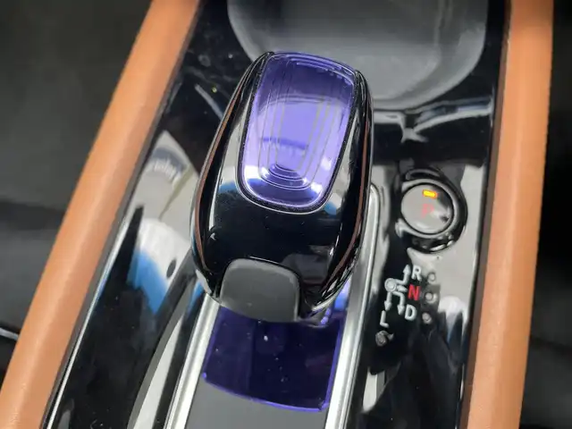 ホンダ ヴェゼル ハイブリッド Z ホンダセンシング 千葉県 2016(平28)年 4.8万km モルフォブルーP ホンダセンシング/・衝突軽減ブレーキ/レーンキープアシスト/・レーダークルーズコントロール/オートハイビーム/・クリアランスソナー/純正メモリナビ(VXM-164VFi)/・フルセグ/BT/DVD/CD/USB/バックカメラ/ステアリングスイッチ/ETC/ハーフレザーシート/シートヒーター(D/N席)/LEDヘッドライト/オートライト/フォグライト/スマートキー/プッシュスタート/ルーフレール/17インチAW/純正フロアマット