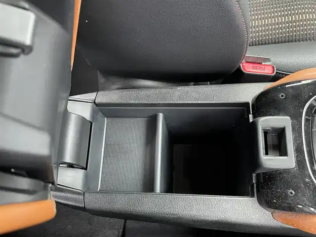 ホンダ ヴェゼル ハイブリッド Z ホンダセンシング 千葉県 2016(平28)年 4.8万km モルフォブルーP ホンダセンシング/・衝突軽減ブレーキ/レーンキープアシスト/・レーダークルーズコントロール/オートハイビーム/・クリアランスソナー/純正メモリナビ(VXM-164VFi)/・フルセグ/BT/DVD/CD/USB/バックカメラ/ステアリングスイッチ/ETC/ハーフレザーシート/シートヒーター(D/N席)/LEDヘッドライト/オートライト/フォグライト/スマートキー/プッシュスタート/ルーフレール/17インチAW/純正フロアマット