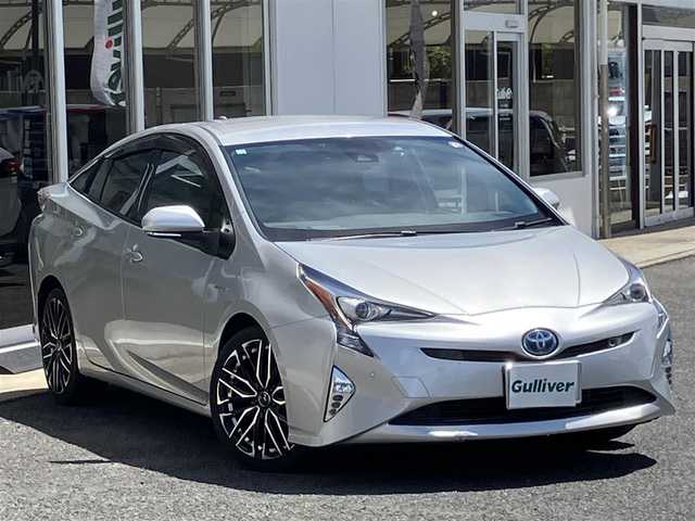 トヨタ プリウス A ツーリングセレクション 山口県 2016(平28)年 7.6万km シルバーM 純正メモリーナビ＆/フルセグTV＆バックカメラ/社外18インチアルミ/純正フロアマット/純正ドアバイザー/純正LEDヘッドライト/純正フォグランプ/ヘッドアップディスプレイ/クルーズコントロール/オートハイビーム/フロントシートヒーター/シンプルインテリジェント/　パーキングアシスト