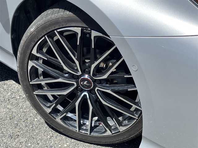 トヨタ プリウス A ツーリングセレクション 山口県 2016(平28)年 7.6万km シルバーM 純正メモリーナビ＆/フルセグTV＆バックカメラ/社外18インチアルミ/純正フロアマット/純正ドアバイザー/純正LEDヘッドライト/純正フォグランプ/ヘッドアップディスプレイ/クルーズコントロール/オートハイビーム/フロントシートヒーター/シンプルインテリジェント/　パーキングアシスト