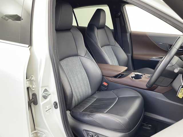トヨタ ハリアー Z 千葉県 2021(令3)年 4.6万km ホワイトパールクリスタルシャイン モデリスタエアロ/トヨタセーフティーセンス/・レーントレーシングアシスト/・レーダークルーズコントロール/・オートマチックハイビーム/・アダプティブハイビームシステム/・パーキングサポートブレーキ/・ロードサインアシスト/・前後方録画機能付きデジタルインナーミラー/ブラインドスポットモニター/リヤクロストラフィックオートブレーキ/ドライブスタートコントロール/インテリジェントクリアランスソナー/純正12.3インチナビ/・JBLサウンド/・フルセグTV/Bluetooth/MiraCast/バックカメラ/電動リアゲート/ビルトインETC/パワーシート/ハーフレザーシート/LEDオートヘッドライト/電動パーキング/オートブレーキホールド/DriveMode/純正19インチアルミホイール/純正フロアマット/ステアリングスイッチ/オートエアコン/スマートキー/プッシュスタート/ドアバイザー/取扱説明書/保証書/禁煙車