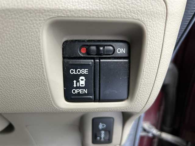 ホンダ Ｎ ＢＯＸ G Lパッケージ 鹿児島県 2013(平25)年 5.2万km プレミアムディープロッソパール 禁煙/純正ディスプレイオーディオ/（ワンセグTV/CD/Bluetooth）/片側パワースライドドア/純正フロアマット/ドアバイザー/アイドリングストップ/ドアバイザー/チップアップシート/ヘッドライトレベライザー