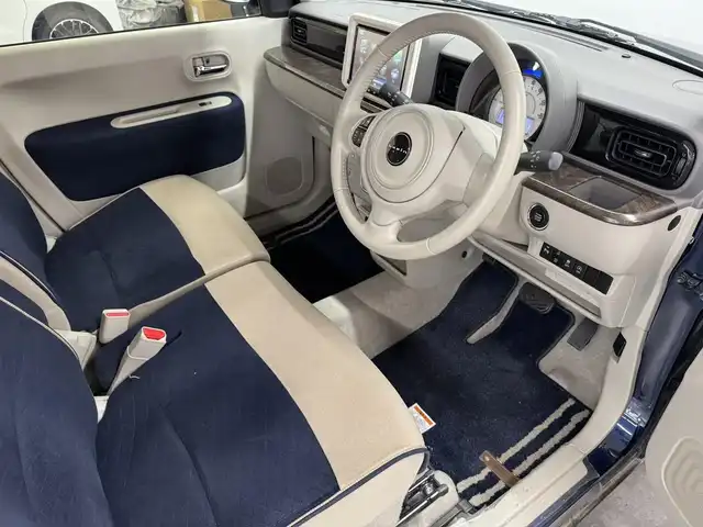 スズキ ラパン モード 三重県 2019(令1)年 4.1万km ノクターンブルーパール ガソリン/FF/インパネCVT/純正 8インチナビ CN-RZ853/（FM/AM/SD/iPod/TV/USB/Bluetooth/MEMORY MUSIC/CD/DVD/VTR）/【OP】全方位モニター/安全装備/・デュアルセンサーブレーキサポート/・車線逸脱警報機能/・ふらつき警報機能/・誤発進抑制機能/・後方誤発進抑制機能/・リヤパーキングセンサー/・後退時ブレーキサポート/・標識認識機能（車両進入禁止、はみ出し通行禁止、最高速度、一時停止）/・ハイビームアシスト/装備/・シートヒーター（D/N）/・オートエアコン/・オートライトシステム/・キセノンヘッドライト（ロービーム）/・プッシュスタート/・ステアリングスイッチ/・電動格納ドアミラー/・純正ホイールキャップ＆14インチスチールホイール/・保/取/ナビ取/・スマートキーx2/など