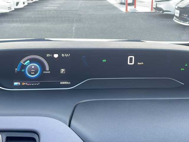 日産 セレナ e－パワー ハイウェイスター V 広島県 2021(令3)年 4.1万km ブリリアントホワイトパール 2トーン プロパイロット /純正10インチナビ/CD/DVD/Blu-ray/DTV/Bluetooth/アラウンドビューモニター/デジタルインナーミラー /純正フリップダウンモニター/両側パワースライドドア /防水シート/LEDオートライト/オートハイビーム/ビルトインETC2.0/ドライブレコーダー/後席エアコン/スマートキー/プッシュスタート /純正アルミホイール/フロアマット