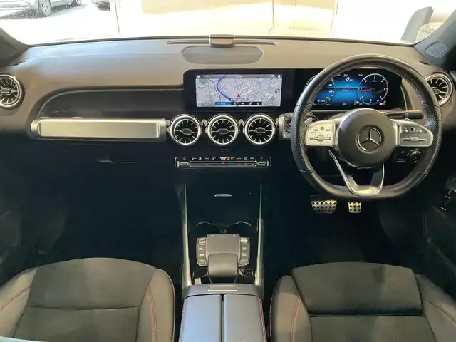 メルセデス・ベンツ Ｍ・ベンツ ＧＬＢ２００ｄ 4マチック AMGライン 熊本県 2022(令4)年 5.8万km ポーラホワイト ：スマートキー/・プッシュスタート/・アクティブステアリングアシスト/・DSR/・道路標識アシスト/・アクティブレーンキーピングアシスト/・アクティブブレーキアシスト/・アテンションアシスト/・ブラインドスポットモニター/・テーンチェンジアシスト/・クルーズコントロール(追従式)/・インテリジェントライトシステム/・ハーフレザーシート/・前席シートヒーター /・純正メモリナビ/　【Bluetooth・USB・AppleCarPlay・AndroidAuto】/・全方位カメラ/・ETC2.0/・ドライブレコーダー(前後録画)/・パワーバックドア/・LEDヘッドランプ/・純正マット/・保証書/取説