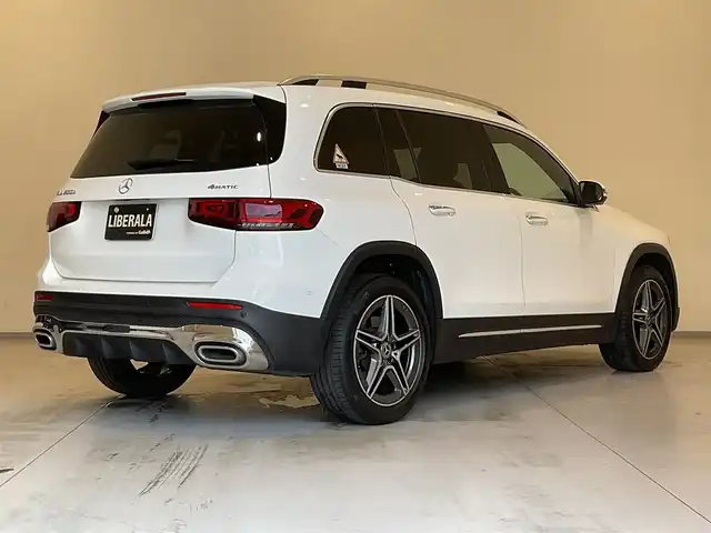 メルセデス・ベンツ Ｍ・ベンツ ＧＬＢ２００ｄ 4マチック AMGライン 熊本県 2022(令4)年 5.8万km ポーラホワイト ：スマートキー/・プッシュスタート/・アクティブステアリングアシスト/・DSR/・道路標識アシスト/・アクティブレーンキーピングアシスト/・アクティブブレーキアシスト/・アテンションアシスト/・ブラインドスポットモニター/・テーンチェンジアシスト/・クルーズコントロール(追従式)/・インテリジェントライトシステム/・ハーフレザーシート/・前席シートヒーター /・純正メモリナビ/　【Bluetooth・USB・AppleCarPlay・AndroidAuto】/・全方位カメラ/・ETC2.0/・ドライブレコーダー(前後録画)/・パワーバックドア/・LEDヘッドランプ/・純正マット/・保証書/取説