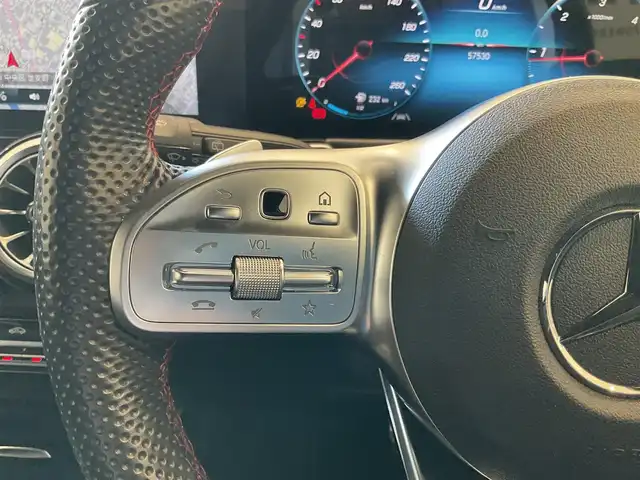 メルセデス・ベンツ Ｍ・ベンツ ＧＬＢ２００ｄ 4マチック AMGライン 熊本県 2022(令4)年 5.8万km ポーラホワイト ：スマートキー/・プッシュスタート/・アクティブステアリングアシスト/・DSR/・道路標識アシスト/・アクティブレーンキーピングアシスト/・アクティブブレーキアシスト/・アテンションアシスト/・ブラインドスポットモニター/・テーンチェンジアシスト/・クルーズコントロール(追従式)/・インテリジェントライトシステム/・ハーフレザーシート/・前席シートヒーター /・純正メモリナビ/　【Bluetooth・USB・AppleCarPlay・AndroidAuto】/・全方位カメラ/・ETC2.0/・ドライブレコーダー(前後録画)/・パワーバックドア/・LEDヘッドランプ/・純正マット/・保証書/取説