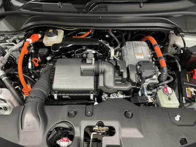 ホンダ ヴェゼル ハイブリッド e:HEV Z 新潟県 2025(令7)年 0.1千km プラチナホワイトパール 4WD/ホンダセンシング/Honda CONNECTディスプレー/　　フルセグ/BT/AppleCarPlay/AndroidAuto/バックカメラ/パワーバックドア/レーダークルーズコントロール/LEDオートライト/ハーフレザーシート/シートヒーター/純正18インチアルミホイール/ステアリングスイッチ/ステアリングヒーター/置くだけ充電/BSM/TypeCポート/パドルシフト/スマートキー/ビルトインETC2.o