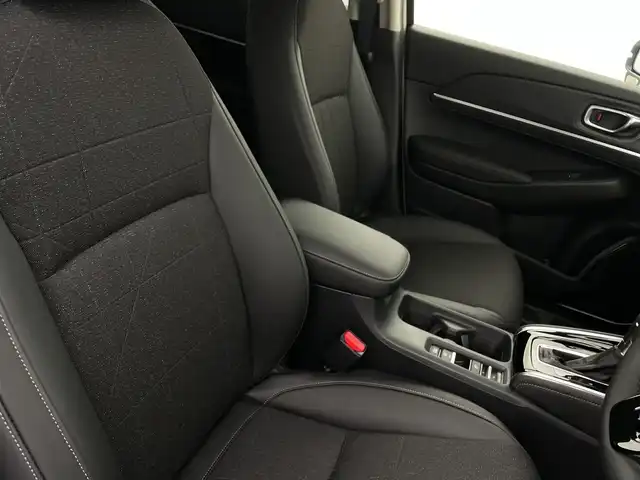 ホンダ ヴェゼル ハイブリッド e:HEV Z 新潟県 2025(令7)年 0.1千km プラチナホワイトパール 4WD/ホンダセンシング/Honda CONNECTディスプレー/　　フルセグ/BT/AppleCarPlay/AndroidAuto/バックカメラ/パワーバックドア/レーダークルーズコントロール/LEDオートライト/ハーフレザーシート/シートヒーター/純正18インチアルミホイール/ステアリングスイッチ/ステアリングヒーター/置くだけ充電/BSM/TypeCポート/パドルシフト/スマートキー/ビルトインETC2.o