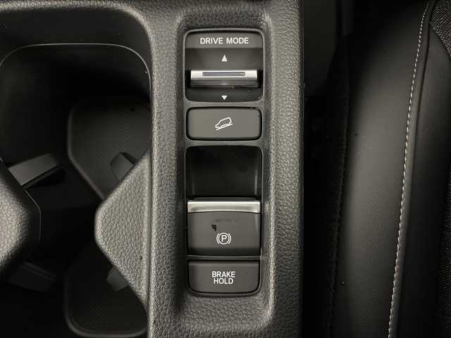 ホンダ ヴェゼル ハイブリッド e:HEV Z 新潟県 2025(令7)年 0.1千km プラチナホワイトパール 4WD/ホンダセンシング/Honda CONNECTディスプレー/　　フルセグ/BT/AppleCarPlay/AndroidAuto/バックカメラ/パワーバックドア/レーダークルーズコントロール/LEDオートライト/ハーフレザーシート/シートヒーター/純正18インチアルミホイール/ステアリングスイッチ/ステアリングヒーター/置くだけ充電/BSM/TypeCポート/パドルシフト/スマートキー/ビルトインETC2.o