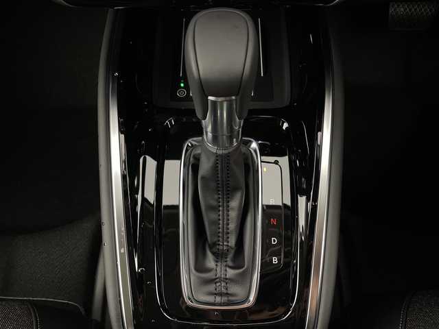 ホンダ ヴェゼル ハイブリッド e:HEV Z 新潟県 2025(令7)年 0.1千km プラチナホワイトパール 4WD/ホンダセンシング/Honda CONNECTディスプレー/　　フルセグ/BT/AppleCarPlay/AndroidAuto/バックカメラ/パワーバックドア/レーダークルーズコントロール/LEDオートライト/ハーフレザーシート/シートヒーター/純正18インチアルミホイール/ステアリングスイッチ/ステアリングヒーター/置くだけ充電/BSM/TypeCポート/パドルシフト/スマートキー/ビルトインETC2.o