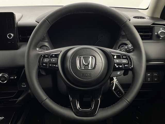 ホンダ ヴェゼル ハイブリッド e:HEV Z 新潟県 2025(令7)年 0.1千km プラチナホワイトパール 4WD/ホンダセンシング/Honda CONNECTディスプレー/　　フルセグ/BT/AppleCarPlay/AndroidAuto/バックカメラ/パワーバックドア/レーダークルーズコントロール/LEDオートライト/ハーフレザーシート/シートヒーター/純正18インチアルミホイール/ステアリングスイッチ/ステアリングヒーター/置くだけ充電/BSM/TypeCポート/パドルシフト/スマートキー/ビルトインETC2.o