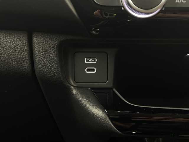 ホンダ ヴェゼル ハイブリッド e:HEV Z 新潟県 2025(令7)年 0.1千km プラチナホワイトパール 4WD/ホンダセンシング/Honda CONNECTディスプレー/　　フルセグ/BT/AppleCarPlay/AndroidAuto/バックカメラ/パワーバックドア/レーダークルーズコントロール/LEDオートライト/ハーフレザーシート/シートヒーター/純正18インチアルミホイール/ステアリングスイッチ/ステアリングヒーター/置くだけ充電/BSM/TypeCポート/パドルシフト/スマートキー/ビルトインETC2.o