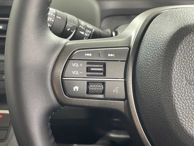 ホンダ フリード ハイブリット e:HEV クロスター 神奈川県 2025(令7)年 0.1千km クリスタルブラックパール 登録済未使用車/純正9インチナビ【LXM-242ZFNi】/AM/FM フルセグ Bluetooth AppleCarPlay　AndroidAuto/バックカメラ/両側パワースライドドア/ホンダセンシング/渋滞追従機能付アダプティブクルーズコントロール/ブラインドスポットインフォメーション/シートヒーター/ステアリングスイッチ/スマートキー/スペアキー/純正LEDヘッドライト/オートライト/オートハイビーム/純正15インチアルミホイール/ルーフレール/衝突軽減ブレーキ/後方誤発進抑制機能/誤発進抑制機能/近距離衝突軽減ブレーキ/路外逸脱抑制機能/トラフィックジャムアシスト/標識認識機能/歩行者事故低減ステアリング/路外逸脱抑制機能/車線維持支援システム/パーキングセンサーシステム/取扱説明書/保証書