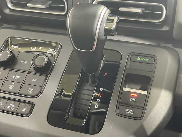 ホンダ フリード ハイブリット e:HEV クロスター 神奈川県 2025(令7)年 0.1千km クリスタルブラックパール 登録済未使用車/純正9インチナビ【LXM-242ZFNi】/AM/FM フルセグ Bluetooth AppleCarPlay　AndroidAuto/バックカメラ/両側パワースライドドア/ホンダセンシング/渋滞追従機能付アダプティブクルーズコントロール/ブラインドスポットインフォメーション/シートヒーター/ステアリングスイッチ/スマートキー/スペアキー/純正LEDヘッドライト/オートライト/オートハイビーム/純正15インチアルミホイール/ルーフレール/衝突軽減ブレーキ/後方誤発進抑制機能/誤発進抑制機能/近距離衝突軽減ブレーキ/路外逸脱抑制機能/トラフィックジャムアシスト/標識認識機能/歩行者事故低減ステアリング/路外逸脱抑制機能/車線維持支援システム/パーキングセンサーシステム/取扱説明書/保証書