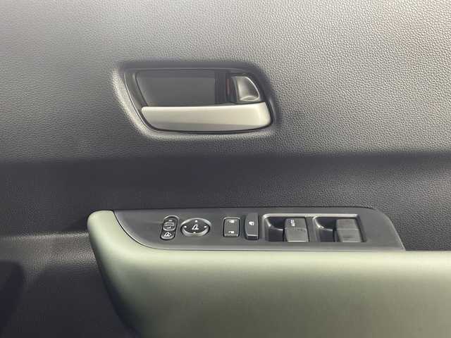 ホンダ フリード ハイブリット e:HEV クロスター 神奈川県 2025(令7)年 0.1千km クリスタルブラックパール 登録済未使用車/純正9インチナビ【LXM-242ZFNi】/AM/FM フルセグ Bluetooth AppleCarPlay　AndroidAuto/バックカメラ/両側パワースライドドア/ホンダセンシング/渋滞追従機能付アダプティブクルーズコントロール/ブラインドスポットインフォメーション/シートヒーター/ステアリングスイッチ/スマートキー/スペアキー/純正LEDヘッドライト/オートライト/オートハイビーム/純正15インチアルミホイール/ルーフレール/衝突軽減ブレーキ/後方誤発進抑制機能/誤発進抑制機能/近距離衝突軽減ブレーキ/路外逸脱抑制機能/トラフィックジャムアシスト/標識認識機能/歩行者事故低減ステアリング/路外逸脱抑制機能/車線維持支援システム/パーキングセンサーシステム/取扱説明書/保証書