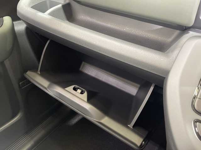 ホンダ フリード ハイブリット e:HEV クロスター 神奈川県 2025(令7)年 0.1千km クリスタルブラックパール 登録済未使用車/純正9インチナビ【LXM-242ZFNi】/AM/FM フルセグ Bluetooth AppleCarPlay　AndroidAuto/バックカメラ/両側パワースライドドア/ホンダセンシング/渋滞追従機能付アダプティブクルーズコントロール/ブラインドスポットインフォメーション/シートヒーター/ステアリングスイッチ/スマートキー/スペアキー/純正LEDヘッドライト/オートライト/オートハイビーム/純正15インチアルミホイール/ルーフレール/衝突軽減ブレーキ/後方誤発進抑制機能/誤発進抑制機能/近距離衝突軽減ブレーキ/路外逸脱抑制機能/トラフィックジャムアシスト/標識認識機能/歩行者事故低減ステアリング/路外逸脱抑制機能/車線維持支援システム/パーキングセンサーシステム/取扱説明書/保証書