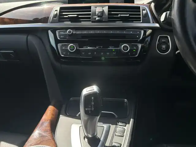 ＢＭＷ ４２０ｉ グランクーペ ラグジュアリー 茨城県 2018(平30)年 4.2万km ミネラルホワイト 後期型 /プラスパッケージ /衝突軽減B /ACC /LDW/LCW/黒革 /シートヒーター /M付パワーシート /harman/kardon /アダプティブLED /パワートランク  /バックカメラ /PDC /純正ナビ /TV /BT/USB/DVD/CD /ETC2.0/前後ドラレコ /純正18インチAW /禁煙車