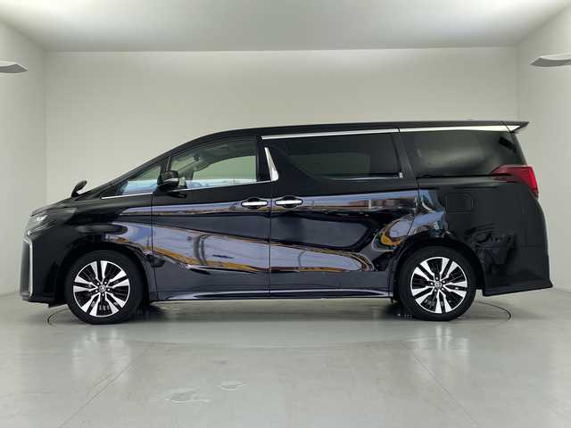 トヨタ アルファード S Cパッケージ 愛知県 2022(令4)年 3.3万km ブラック 純正ナビ/フルセグTV/バックカメラ/ETC/ツインムーンルーフ/フリップダウンモニター/黒革シート/三眼LEDヘッドライト/デジタルインナーミラー/トヨタセーフティセンス/・プリクラッシュセーフティ/・レーダークルーズコントロール/・レーントレーシングアシスト/・ロードサインアシスト/・先行車発進のお知らせ/・オートハイビーム/・ブラインドスポットアシスト/・リアトラフィックアラート/・パーキングサポートブレーキ/両側パワースライドドア/シートヒーター/シートベンチレーション/パワーシート/パワーバックドア/プッシュスタート/横滑り防止装置/ステアリングヒーター