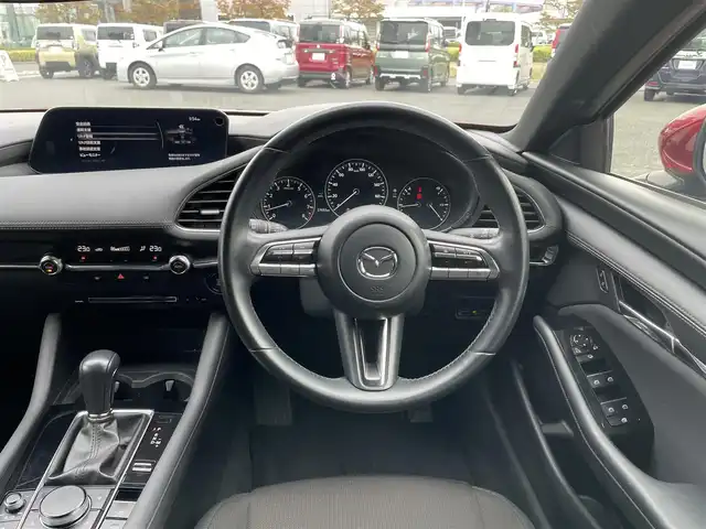 マツダ マツダ３ファストバック 15S ツーリング 福島県 2021(令3)年 2.8万km ソウルレッドクリスタルM 純正ナビゲーション(SD欠品)/【CD/DVD/USB/HDMI/TV】/360°ビューモニター/ドライブレコーダー/ビルトインETC/アクティブドライビングディスプレイ/ブラインドスポットモニタリング/車線逸脱警報システム/レーンキープアシストシステム/レーダークルーズコントロール/アイドリングストップ/LEDオートライト/純正フロアマット