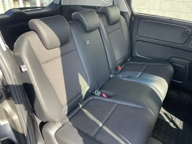 ホンダ フリード＋ クロスター 愛知県 2023(令5)年 1.7万km スーパープラチナグレーメタリック 純正SDメモリーナビ/バックカメラ/フルセグTV/CD/DVD再生/ETC(新セキュリティ対応)/ミュージックサーバー(SD録音)/Bluetooth/USB接続/レーダークルーズコントロール/合成皮革シート/シートヒーター(D/N)/両側パワースライドドア/純正フロアマット/フルフラットシート/ウォークスルー(1列目)/純正15 インチアルミホイール/LEDヘッドライト/コーナーセンサー/横滑り防止装置/衝突軽減ブレーキ/レーンキープアシスト/スマートキー/プッシュスタート