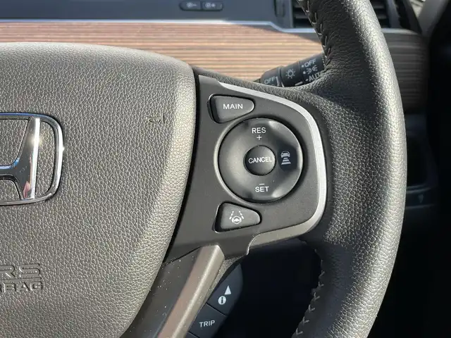ホンダ フリード＋ クロスター 愛知県 2023(令5)年 1.7万km スーパープラチナグレーメタリック 純正SDメモリーナビ/バックカメラ/フルセグTV/CD/DVD再生/ETC(新セキュリティ対応)/ミュージックサーバー(SD録音)/Bluetooth/USB接続/レーダークルーズコントロール/合成皮革シート/シートヒーター(D/N)/両側パワースライドドア/純正フロアマット/フルフラットシート/ウォークスルー(1列目)/純正15 インチアルミホイール/LEDヘッドライト/コーナーセンサー/横滑り防止装置/衝突軽減ブレーキ/レーンキープアシスト/スマートキー/プッシュスタート