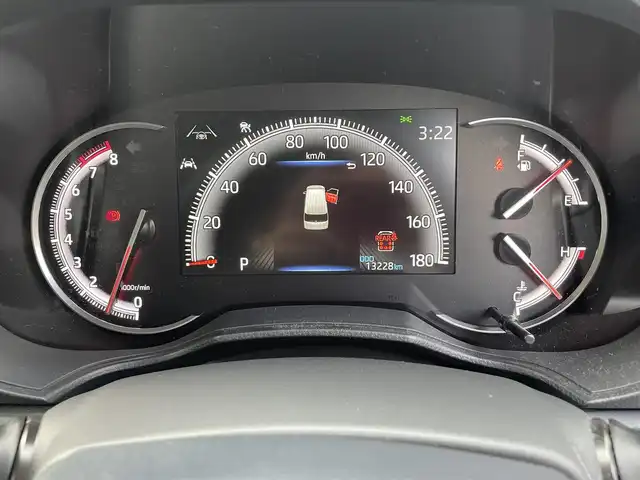 トヨタ ヴォクシー S－Z 埼玉県 2023(令5)年 1.4万km アティチュードブラックマイカ ワンオーナー/ハーフレザーシート/トヨタセーフティセンス/純正10.5インチディスプレイオーディオ/　T-Connectナビ/DTV/BT/USB/Miracast/オプションCD/DVDデッキ/バックカメラ/ドライビングサポートパッケージ/　・デジタルインナーミラー/　・カラーヘットアップディスプレイ/快適便利パッケージHigh/　・ハンズフリーデュアルパワー両側スライドドア/　・パワーバックドア（スイッチ車両サイド）/　・ナノイーX/　・ステアリングヒーター/　・キャプテンシート(シートヒーター＆オットマン)/前席シートヒーター/クリアランスソナー/ビルトインETC2.0/社外360度ドライブレコーダー/プッシュスタート/スマートキー/スペアキー