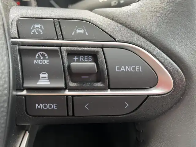 トヨタ ヴォクシー S－Z 埼玉県 2023(令5)年 1.4万km アティチュードブラックマイカ ワンオーナー/ハーフレザーシート/トヨタセーフティセンス/純正10.5インチディスプレイオーディオ/　T-Connectナビ/DTV/BT/USB/Miracast/オプションCD/DVDデッキ/バックカメラ/ドライビングサポートパッケージ/　・デジタルインナーミラー/　・カラーヘットアップディスプレイ/快適便利パッケージHigh/　・ハンズフリーデュアルパワー両側スライドドア/　・パワーバックドア（スイッチ車両サイド）/　・ナノイーX/　・ステアリングヒーター/　・キャプテンシート(シートヒーター＆オットマン)/前席シートヒーター/クリアランスソナー/ビルトインETC2.0/社外360度ドライブレコーダー/プッシュスタート/スマートキー/スペアキー