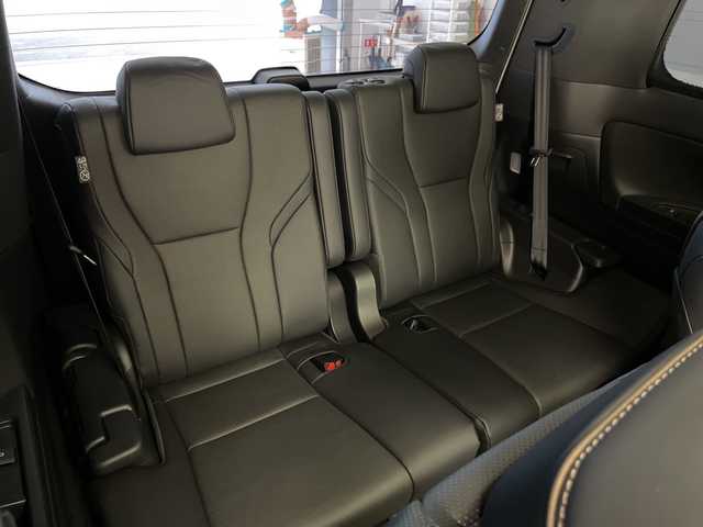 トヨタ アルファード Z 愛知県 2024(令6)年 1.8万km プラチナホワイトパールマイカ 純正14型ディズプレイオーディオナビ/フリップダウンモニター/三眼LEDヘッドライト/全方位カメラr/両側パワースライドドア/ガラスルーフ/レーダークルーズコントロール/シートヒーター/エアシート/バックカメラ/電動リアゲート/パワーシート/コーナーセンサー/純正アルミホイール/ETC2.0/ブラインドスポットモニター/ステアリングヒーター/インテリジェントミラー/リアオートエアコン/オートマチックハイビーム/ドライブレコーダー/衝突軽減システム/フルセグ/Bluetooth/ステアリングスイッチ/スマートキー/プッシュスタート