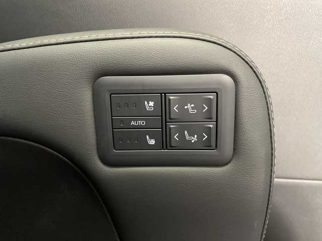 トヨタ アルファード Z 愛知県 2024(令6)年 1.8万km プラチナホワイトパールマイカ 純正14型ディズプレイオーディオナビ/フリップダウンモニター/三眼LEDヘッドライト/全方位カメラr/両側パワースライドドア/ガラスルーフ/レーダークルーズコントロール/シートヒーター/エアシート/バックカメラ/電動リアゲート/パワーシート/コーナーセンサー/純正アルミホイール/ETC2.0/ブラインドスポットモニター/ステアリングヒーター/インテリジェントミラー/リアオートエアコン/オートマチックハイビーム/ドライブレコーダー/衝突軽減システム/フルセグ/Bluetooth/ステアリングスイッチ/スマートキー/プッシュスタート