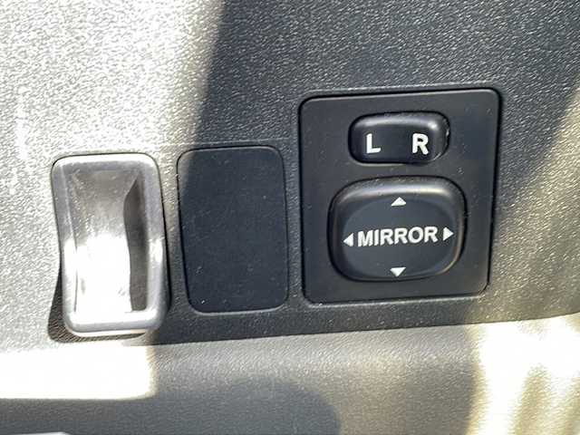 トヨタ パッソ X Fパッケージ 徳島県 2005(平17)年 13.3万km シャンパンメタリックオパール 純正7インチナビ【NDCN-W54】/CD/バックカメラ/ETC/ハロゲンヘッドライト/マニュアルエアコン/電格ミラー/ドアバイザー/パワーウィンドウ/Wエアバッグ/純正フロアマット/リモコンキー