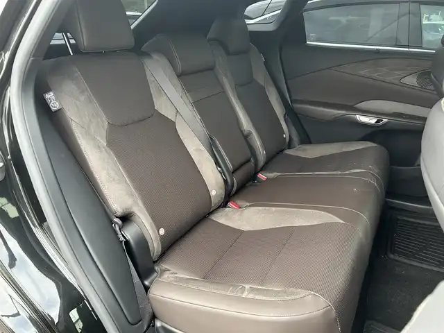 レクサス ＲＸ 350h バージョンL 大阪府 2023(令5)年 2.2万km グラファイトブラックガラスフレーク レクサスセーフティシステム/・レーダークルーズコントロール/・プリクラッシュセーフティー/・パーキングサポートブレーキー/・レーントレーシングアシスト/・ロードサインアシスト/・フロントクロストラフィックアラート/・アダプティブハイビームシステム/純正14インチナビ/・Bluetooth/CD/DVD/フルセグTV/USB/　ラジオ/主要装備/・パノラミックビューモニター/・サンルーフ/・BSM/・HUD/・ハーフレザーシート/・パワーシート/メモリー機能付き/・シートヒーター/エアシート/・ステアリングヒーター/・ステアリングリモコン/・オートホールド/・電動リアゲート/・コーナーセンサー/・スマートルームミラー/・社外防水マット/・ETC2.0