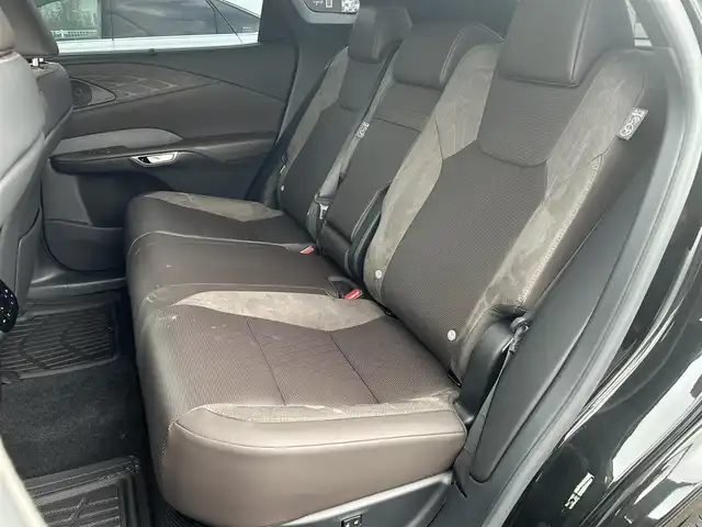 レクサス ＲＸ 350h バージョンL 大阪府 2023(令5)年 2.2万km グラファイトブラックガラスフレーク レクサスセーフティシステム/・レーダークルーズコントロール/・プリクラッシュセーフティー/・パーキングサポートブレーキー/・レーントレーシングアシスト/・ロードサインアシスト/・フロントクロストラフィックアラート/・アダプティブハイビームシステム/純正14インチナビ/・Bluetooth/CD/DVD/フルセグTV/USB/　ラジオ/主要装備/・パノラミックビューモニター/・サンルーフ/・BSM/・HUD/・ハーフレザーシート/・パワーシート/メモリー機能付き/・シートヒーター/エアシート/・ステアリングヒーター/・ステアリングリモコン/・オートホールド/・電動リアゲート/・コーナーセンサー/・スマートルームミラー/・社外防水マット/・ETC2.0