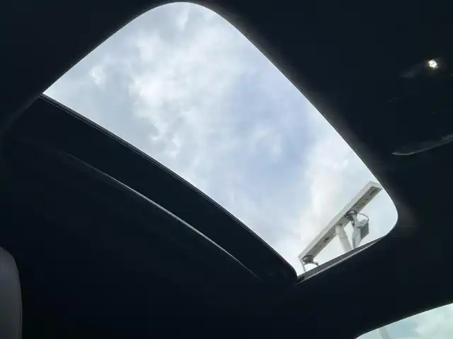 レクサス ＲＸ 350h バージョンL 大阪府 2023(令5)年 2.2万km グラファイトブラックガラスフレーク レクサスセーフティシステム/・レーダークルーズコントロール/・プリクラッシュセーフティー/・パーキングサポートブレーキー/・レーントレーシングアシスト/・ロードサインアシスト/・フロントクロストラフィックアラート/・アダプティブハイビームシステム/純正14インチナビ/・Bluetooth/CD/DVD/フルセグTV/USB/　ラジオ/主要装備/・パノラミックビューモニター/・サンルーフ/・BSM/・HUD/・ハーフレザーシート/・パワーシート/メモリー機能付き/・シートヒーター/エアシート/・ステアリングヒーター/・ステアリングリモコン/・オートホールド/・電動リアゲート/・コーナーセンサー/・スマートルームミラー/・社外防水マット/・ETC2.0