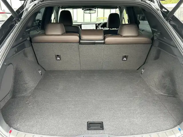 レクサス ＲＸ 350h バージョンL 大阪府 2023(令5)年 2.2万km グラファイトブラックガラスフレーク レクサスセーフティシステム/・レーダークルーズコントロール/・プリクラッシュセーフティー/・パーキングサポートブレーキー/・レーントレーシングアシスト/・ロードサインアシスト/・フロントクロストラフィックアラート/・アダプティブハイビームシステム/純正14インチナビ/・Bluetooth/CD/DVD/フルセグTV/USB/　ラジオ/主要装備/・パノラミックビューモニター/・サンルーフ/・BSM/・HUD/・ハーフレザーシート/・パワーシート/メモリー機能付き/・シートヒーター/エアシート/・ステアリングヒーター/・ステアリングリモコン/・オートホールド/・電動リアゲート/・コーナーセンサー/・スマートルームミラー/・社外防水マット/・ETC2.0