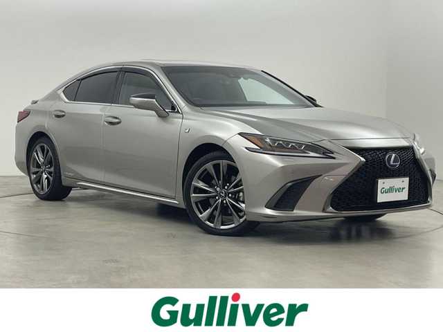 レクサス ＥＳ 300h Fスポーツ 福岡県 2020(令2)年 4.8万km ソニックチタニウム ムーンルーフ　/純正１２．３型ナビ/フルセグTV　/バックカメラ　/ワイヤレス充電　/ビルトインETC２．０　/ドライブレコーダー　/レクサスセーフティセンス　/レーダークルーズコントロール　/コーナーセンサー　/衝突軽減ブレーキ　/レーンキープ　/アクセル踏み間違い防止　/ヘッドアップディスプレイ　/シートメモリー付きパワーシート　/シートベンチレーション／ヒーター　/ステアリングヒーター　/パワートランク　/純正アルミホイール